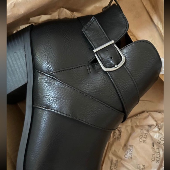 Frye & Co Leather Boots - Picture 2 of 9